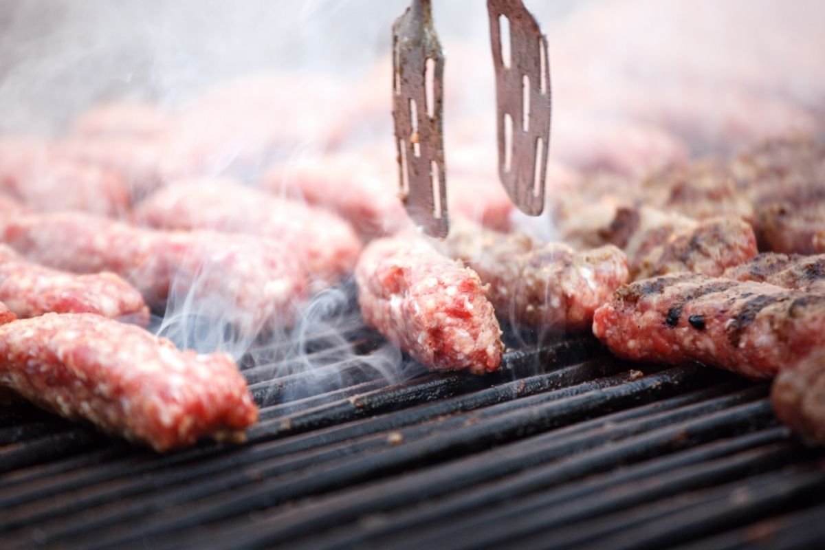 Smoking Meat 101 – How To BBQ And Different Types Of Smokers