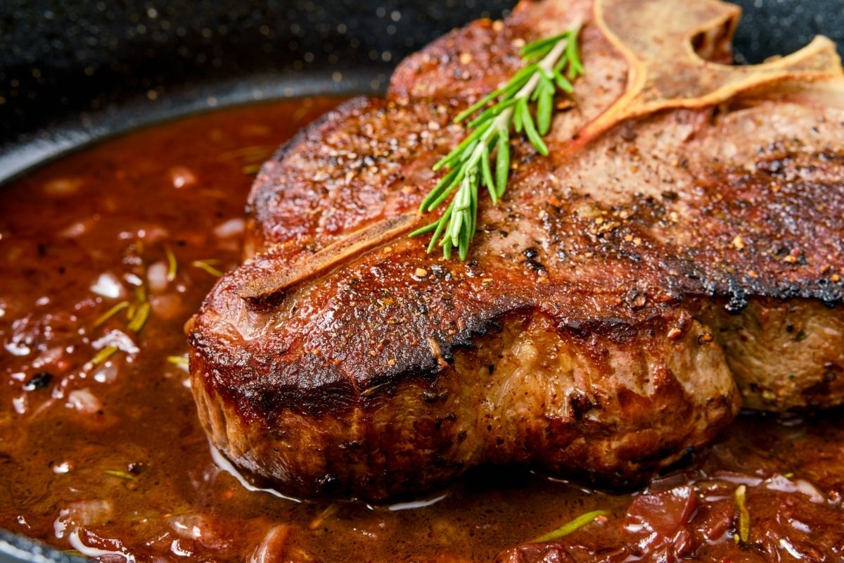 T-Bone Vs Porterhouse Steak, What’s The Difference?